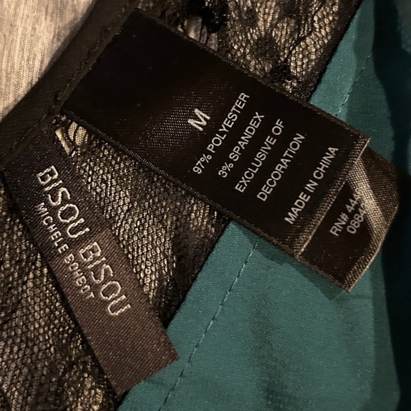 Bisou Bisou Teal Black Lace Detail Sleeveless V-neck Blouse - Picture 2 of 5